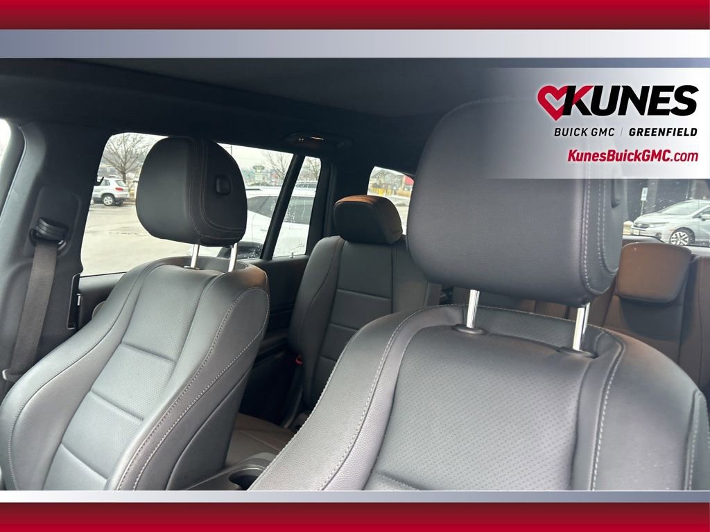 Used 2025 Mercedes-Benz GLS 450 4MATIC image 14