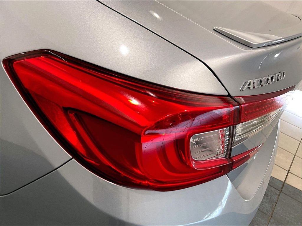 Used 2018 Honda Accord Sport image 33