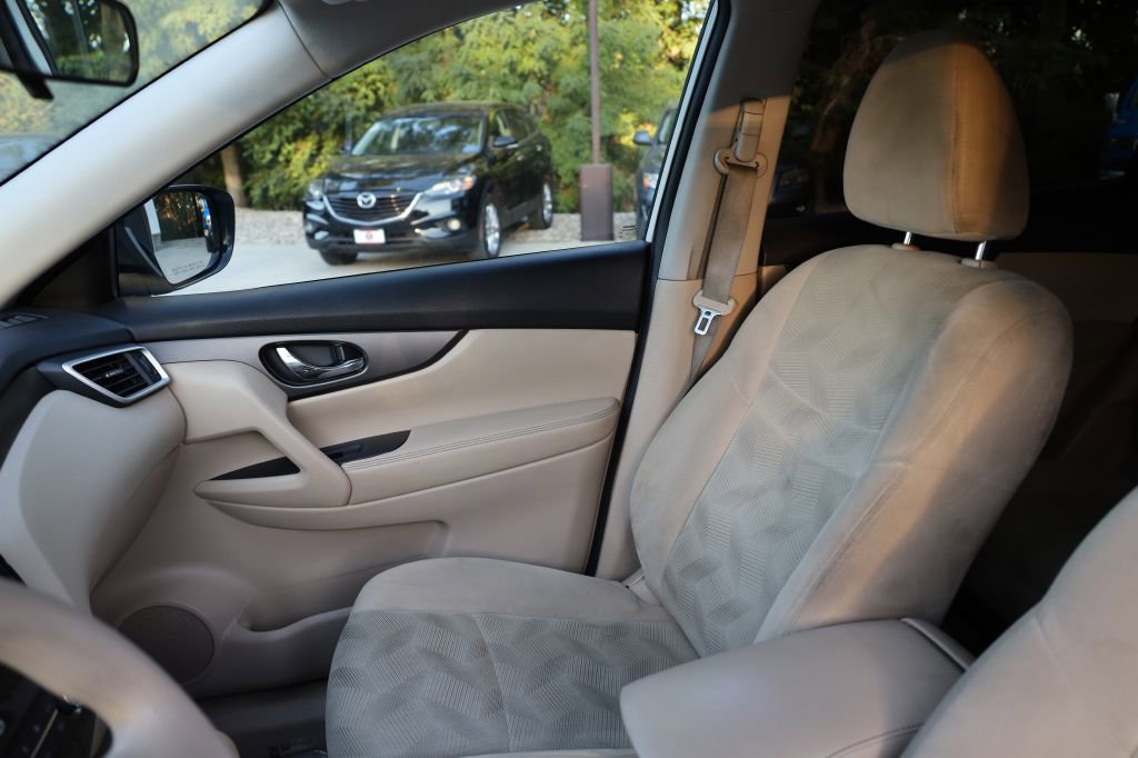 Used 2014 Nissan Rogue SV image 14