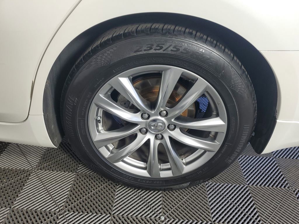 Used 2019 INFINITI Q70 Luxe w/ Proactive Package image 30