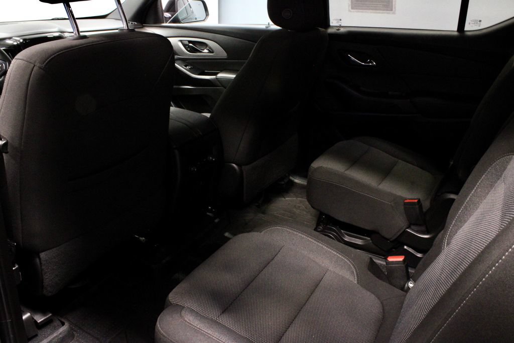 Used 2023 Chevrolet Traverse LT w/ Midnight/Sport Edition AWD/4WD image 21