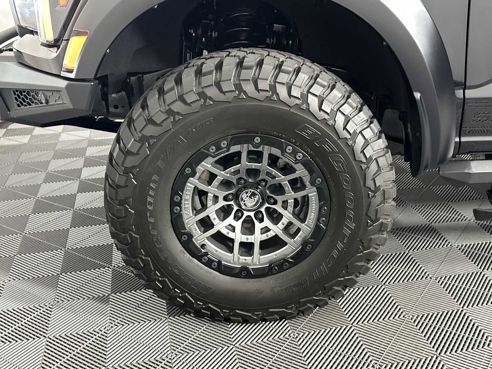 Used 2025 Ford F150 Raptor AWD/4WD image 16