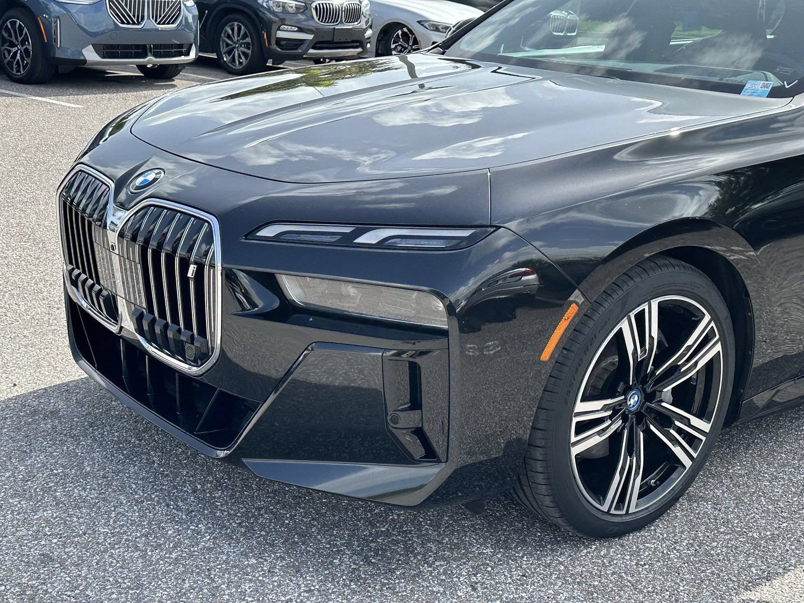 Used 2023 BMW i7 xDrive60 AWD/4WD image 8
