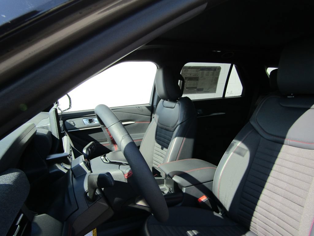 New 2027 Ford Explorer ST-Line w/ Premium Package AWD/4WD image 3
