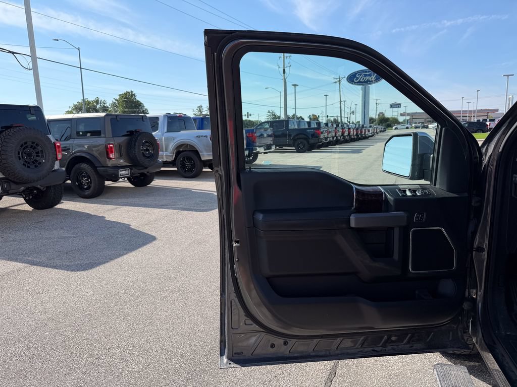 Used 2017 Ford F150 Platinum w/ Equipment Group 701A Luxury AWD/4WD image 11