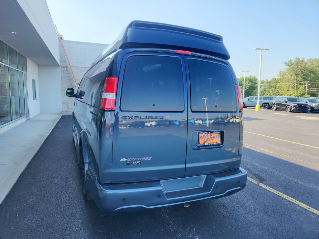Used 2021 Chevrolet Express 2500 Extended w/ Enhanced Convenience Package RWD image 11