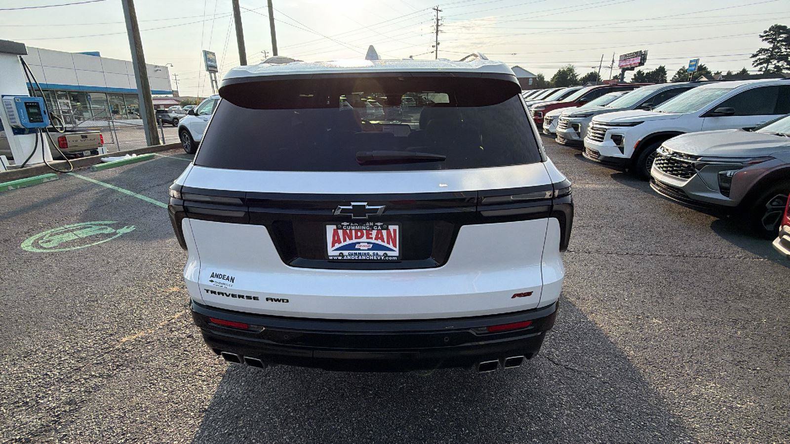 Used 2024 Chevrolet Traverse RS AWD/4WD image 10