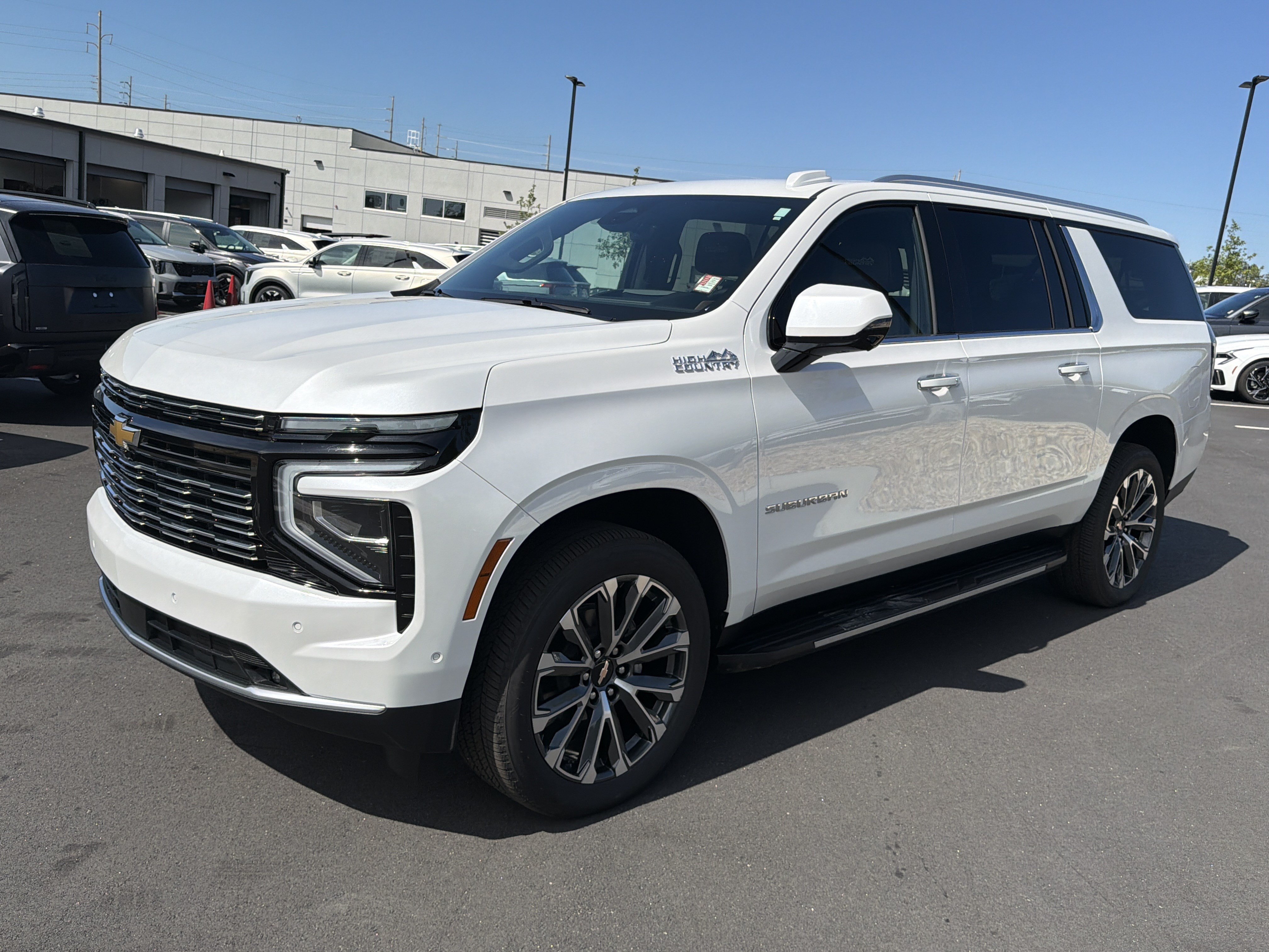 Used 2025 Chevrolet Suburban High Country AWD/4WD image 3