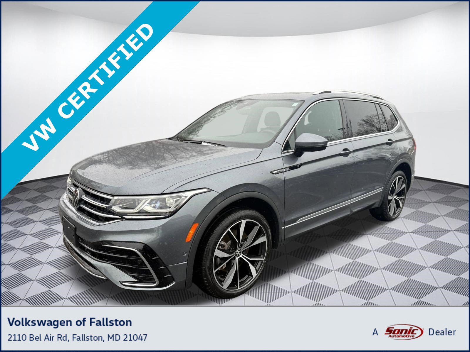 Used 2024 Volkswagen Tiguan SEL R-Line image 1