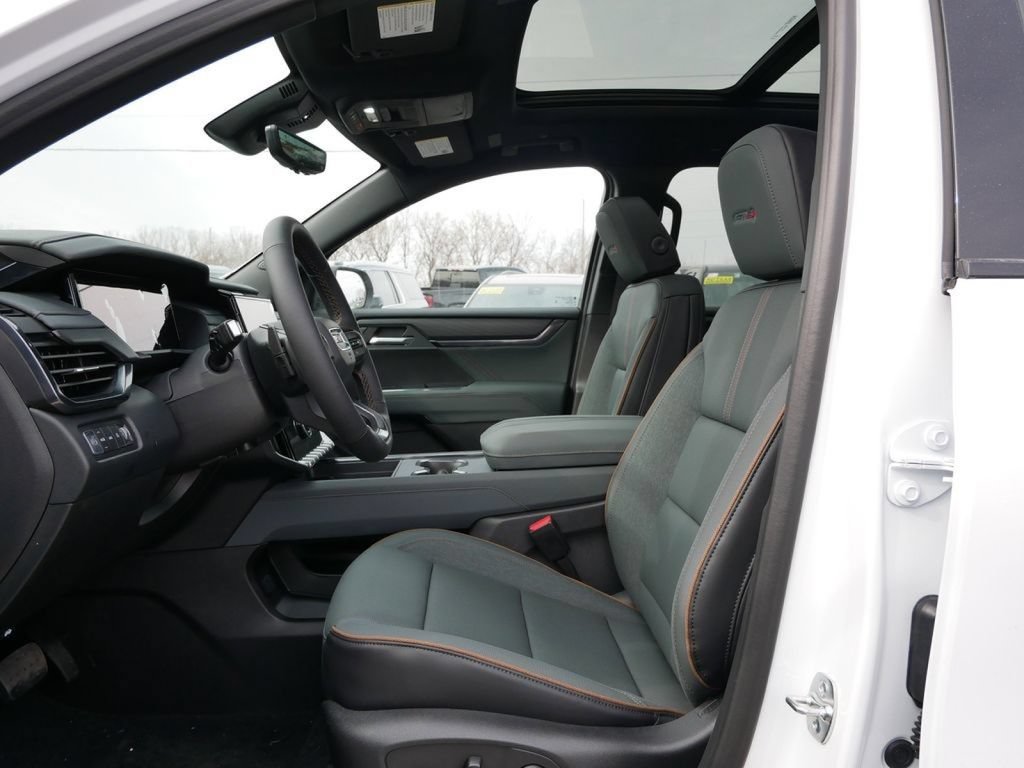 New 2026 GMC Acadia AT4 w/ Luxury Package AWD/4WD image 7