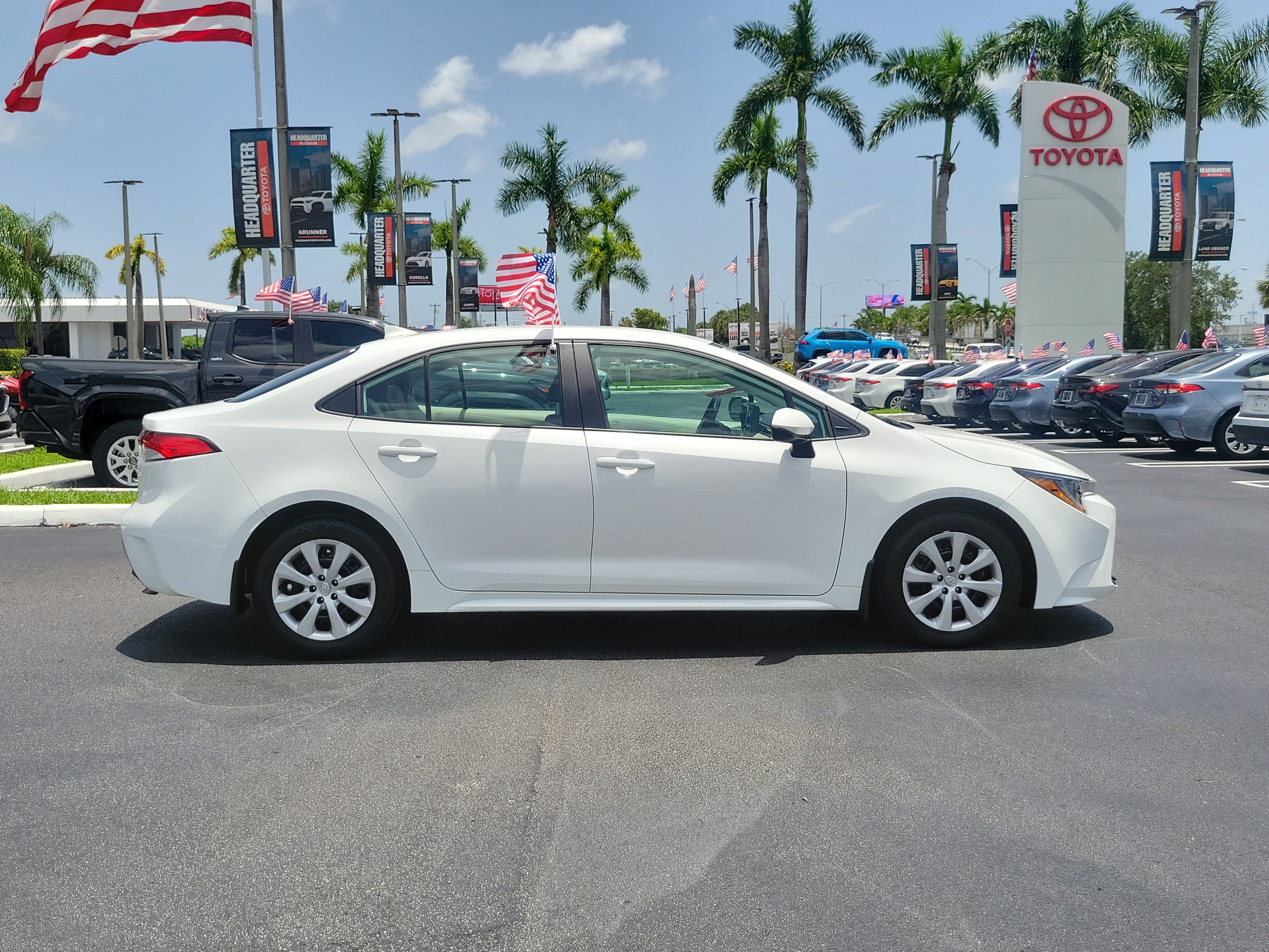 Used 2025 Toyota Corolla LE FWD image 13