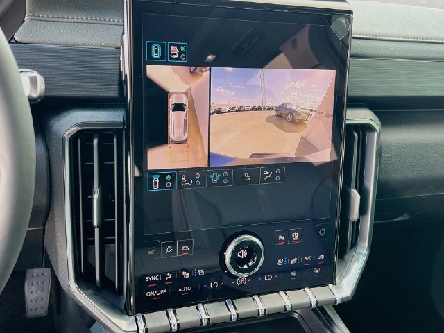 New 2027 GMC Acadia AT4 w/ Luxury Package AWD/4WD image 9