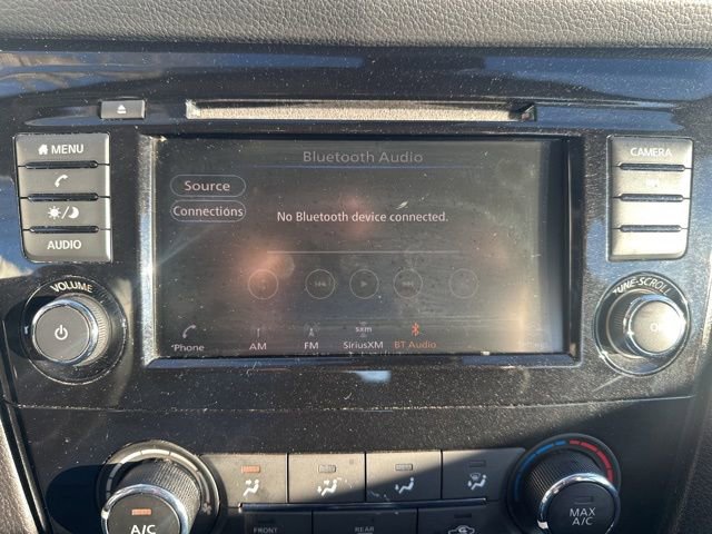 Used 2020 Nissan Rogue Sport S image 19