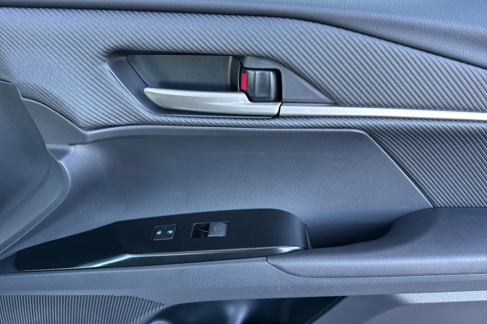 New 2026 Toyota Camry SE FWD image 19