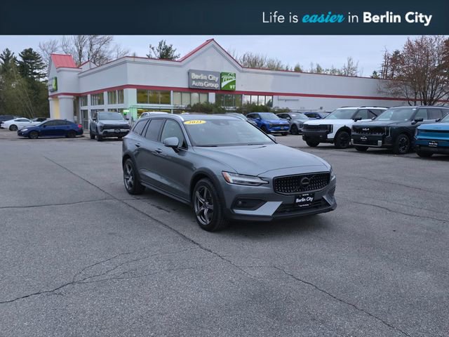 Used 2021 Volvo V60 T5 Cross Country AWD/4WD image 1