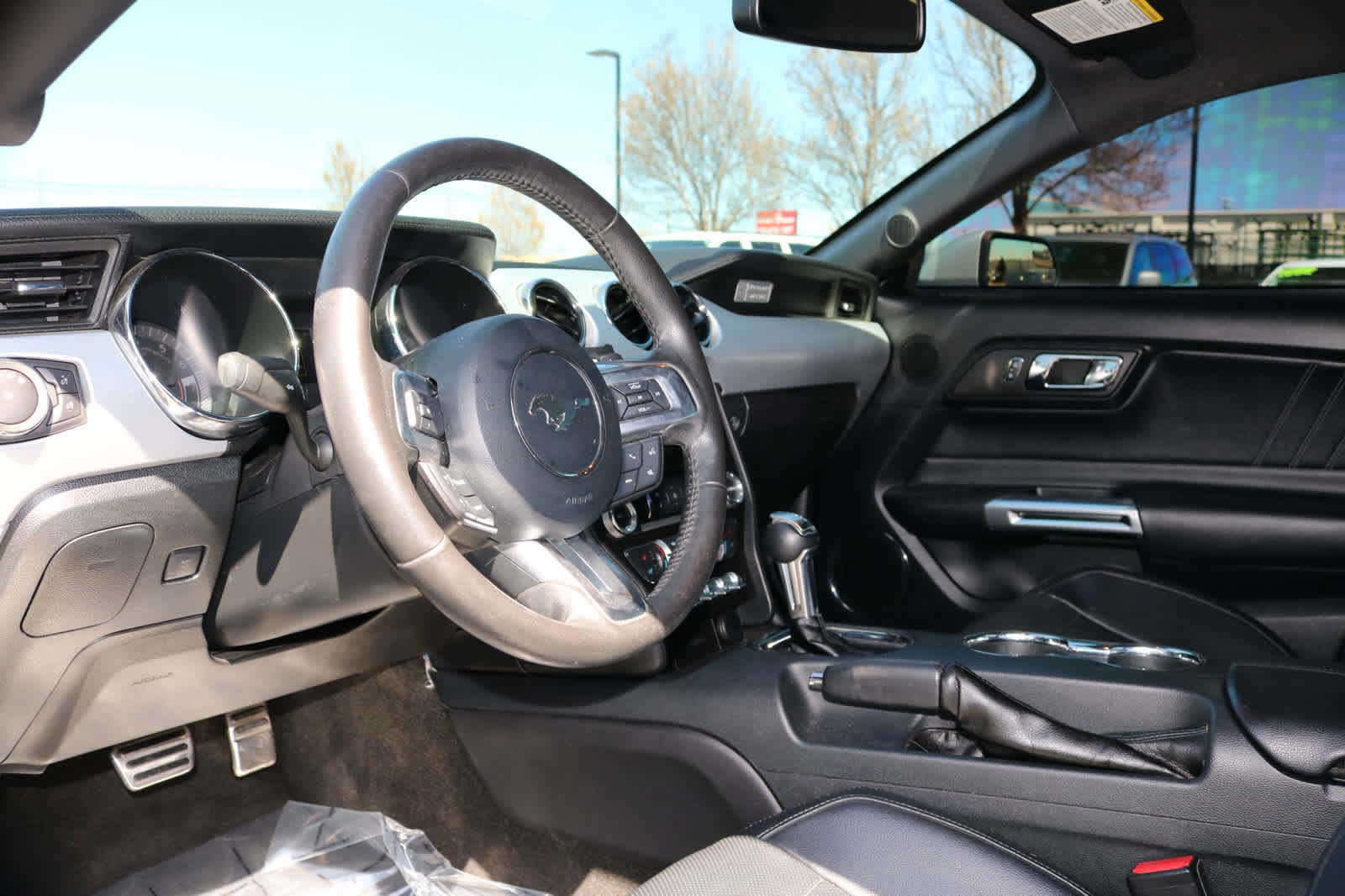 Used 2015 Ford Mustang GT Premium RWD image 25