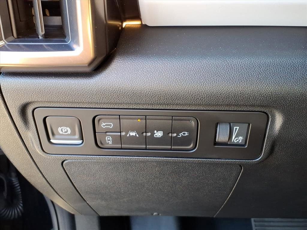 Used 2025 GMC Hummer EV 2X image 12