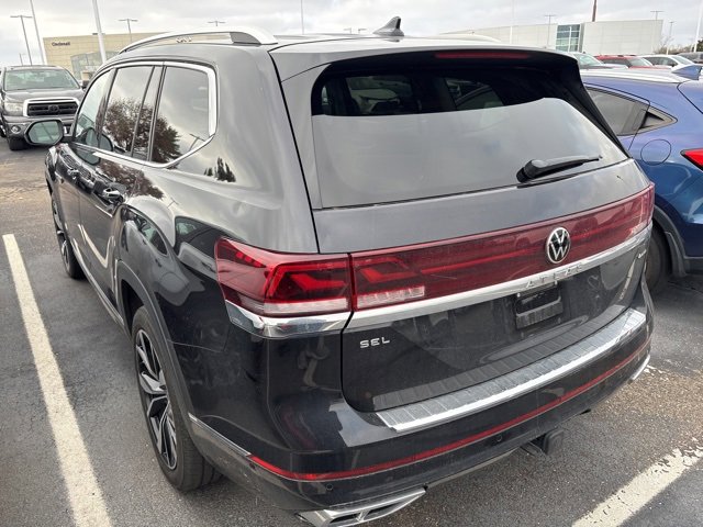 Used 2024 Volkswagen Atlas SEL Premium R-Line image 4