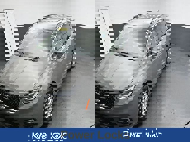 Used 2021 Chrysler Pacifica Touring-L image 21