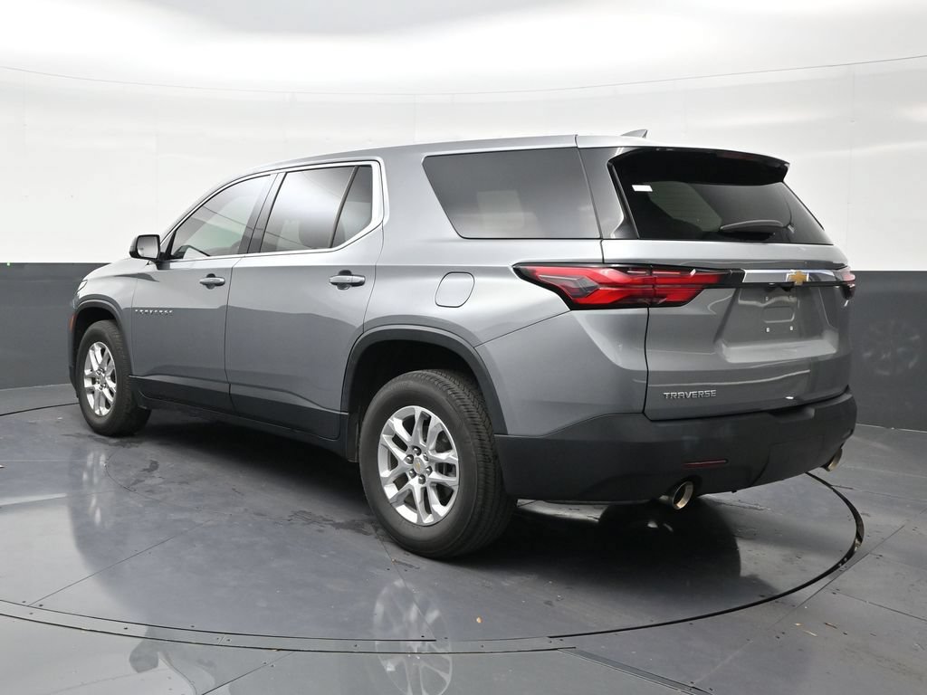 Used 2023 Chevrolet Traverse LS FWD image 3