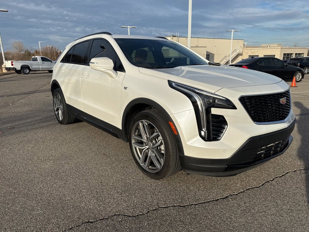 Used 2023 Cadillac XT4 Sport image 3