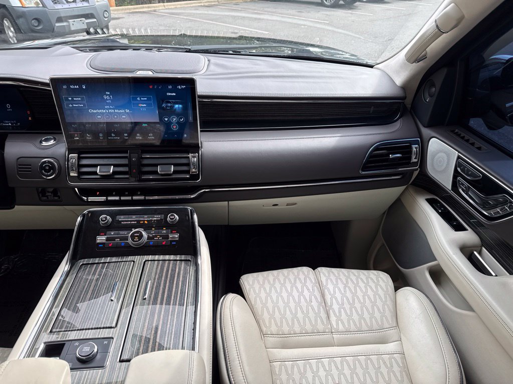 Used 2022 Lincoln Navigator Black Label AWD/4WD image 38