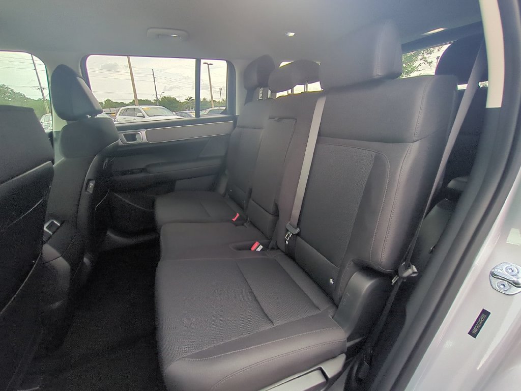 New 2027 Hyundai Santa Fe SE FWD image 17