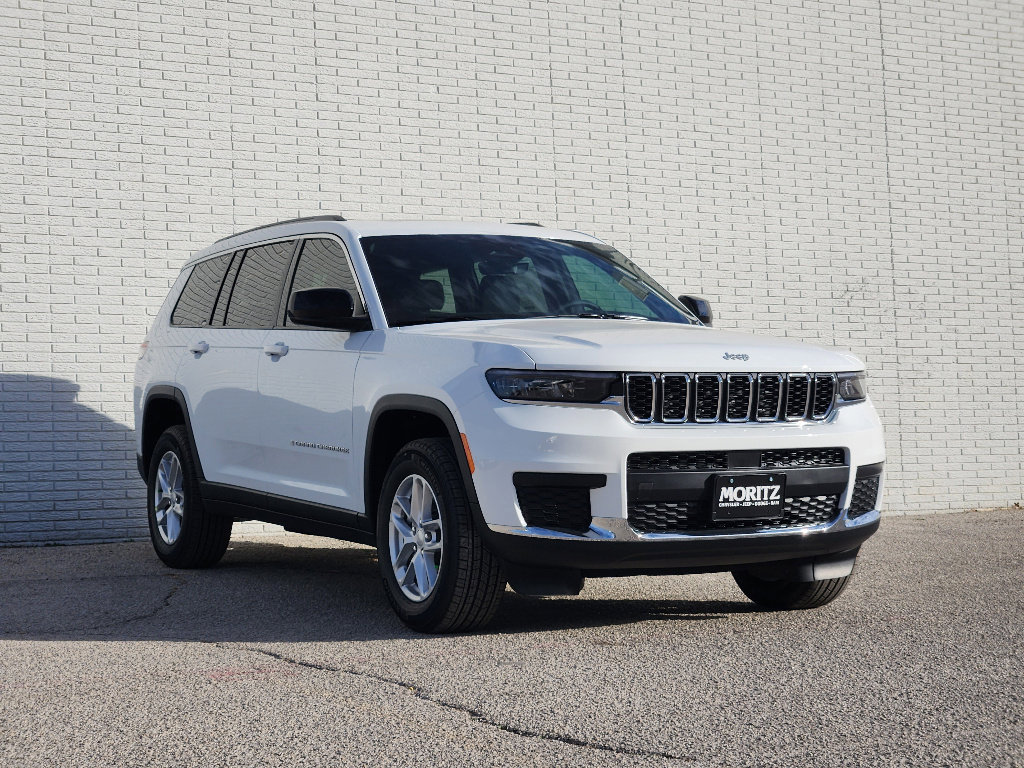 New 2025 Jeep Grand Cherokee L Laredo image 2