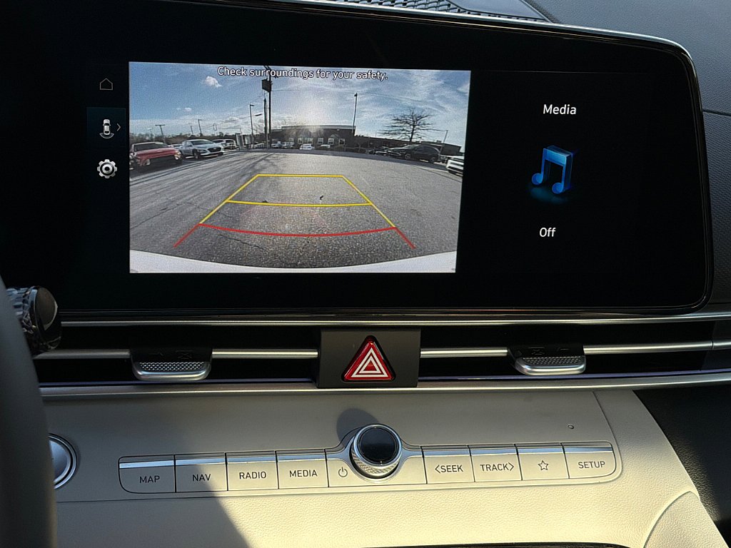 Certified 2025 Hyundai Elantra Limited image 11