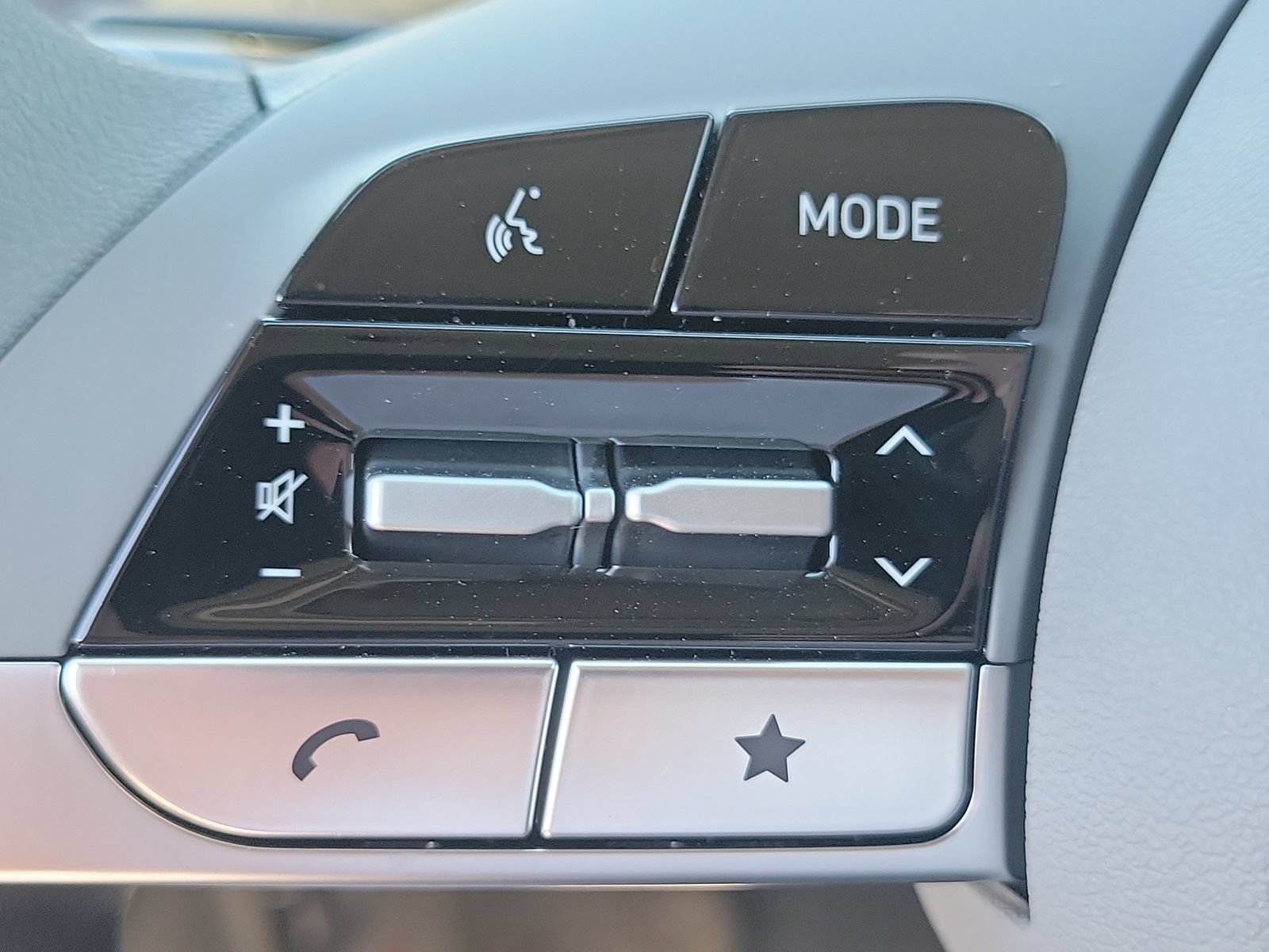New 2026 Hyundai Elantra SE FWD image 8