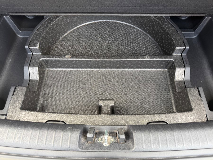Used 2020 Kia Niro EX w/ Cold Weather Package image 44