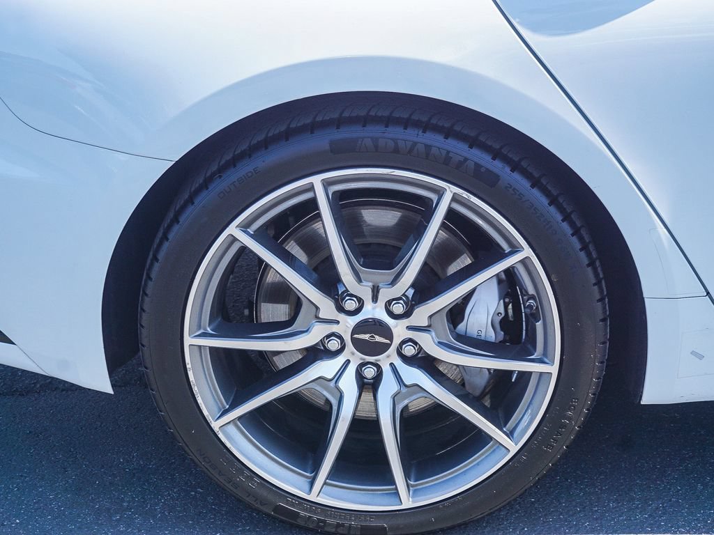 Used 2025 Genesis G70 2.5T RWD image 8