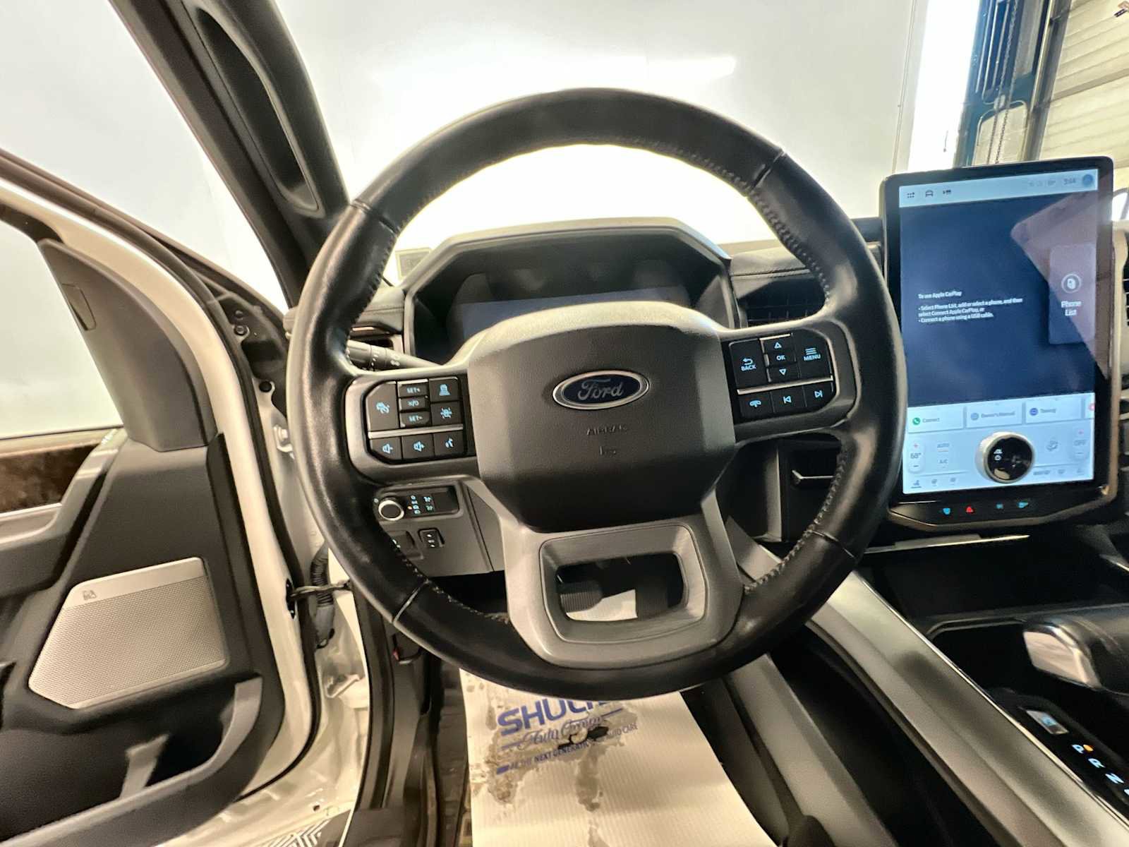 Used 2022 Ford F150 Lightning Lariat image 12