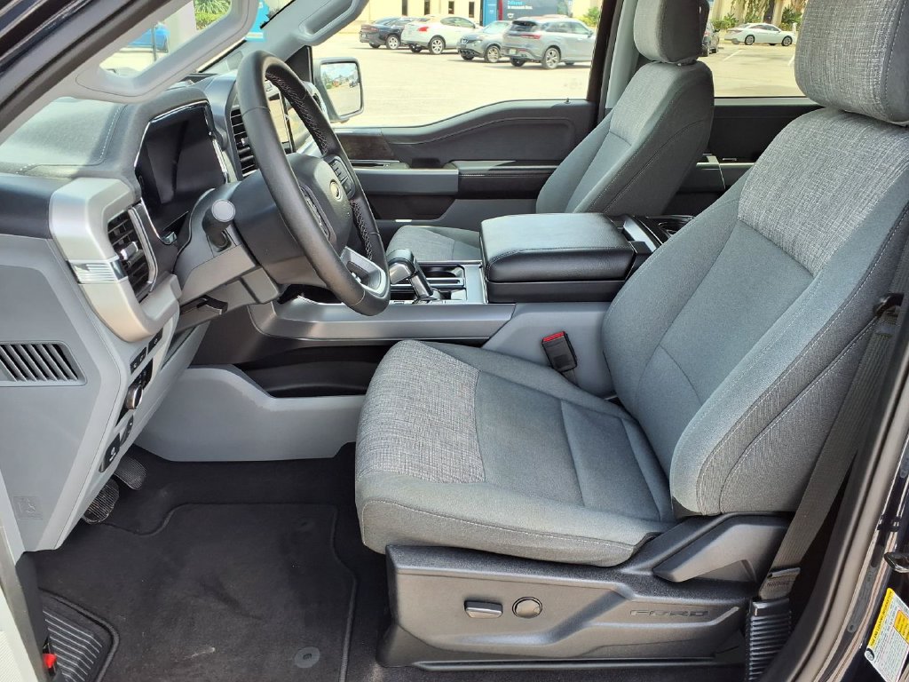 Used 2023 Ford F150 Lightning XLT AWD/4WD image 23