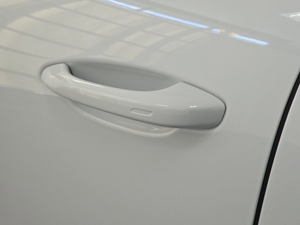 New 2026 Porsche Cayenne image 23