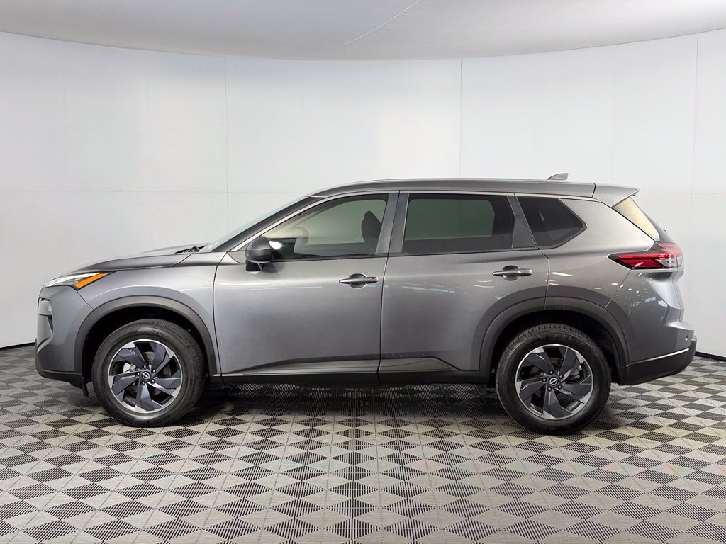 Used 2024 Nissan Rogue SV FWD image 10