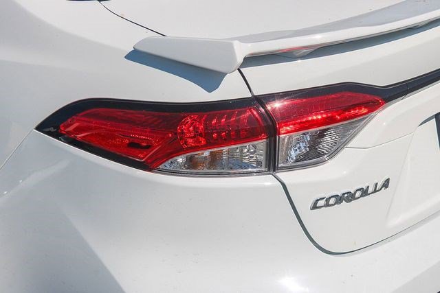 Used 2025 Toyota Corolla SE w/ Convenience Package FWD image 11