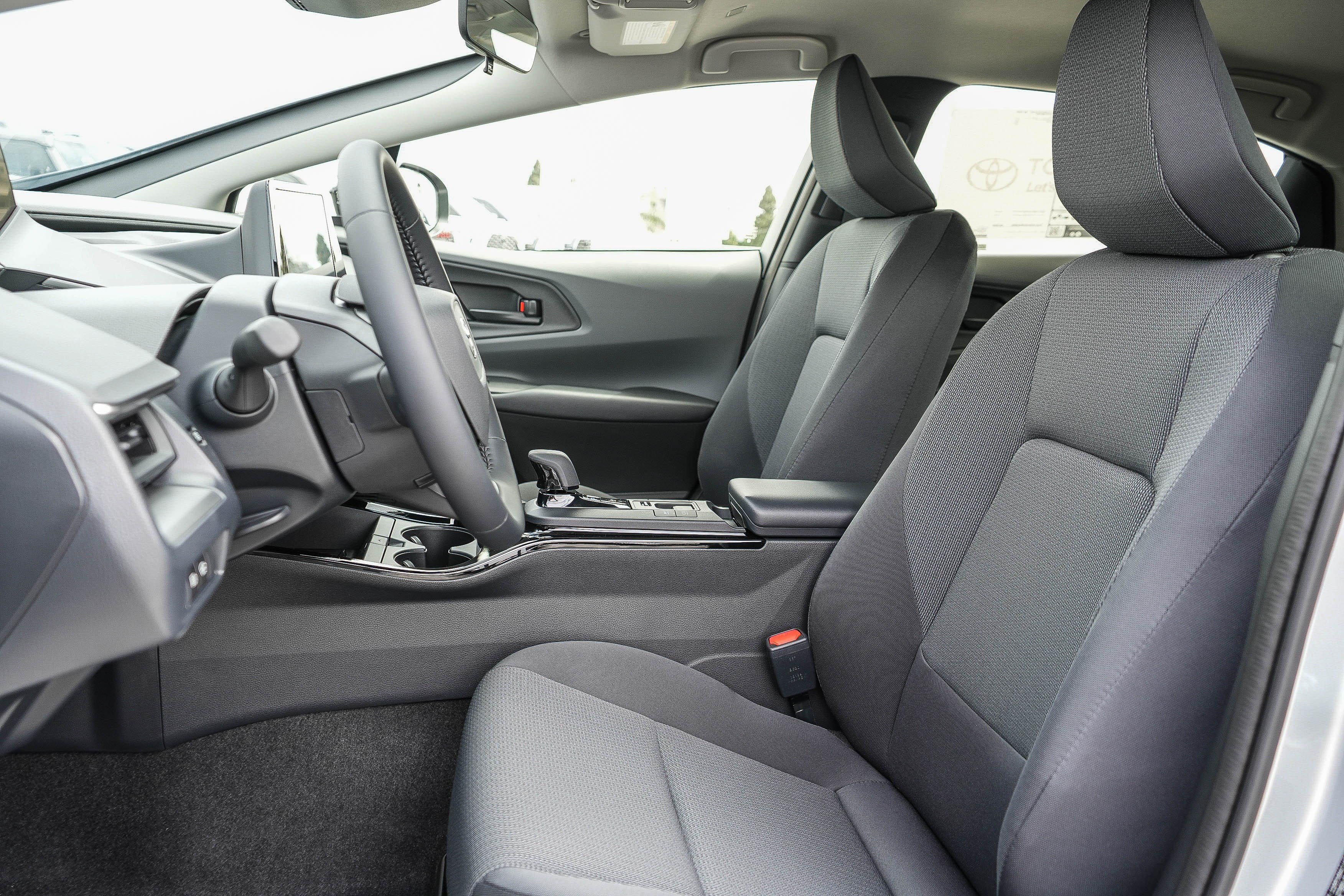 New 2027 Toyota Prius LE FWD image 20