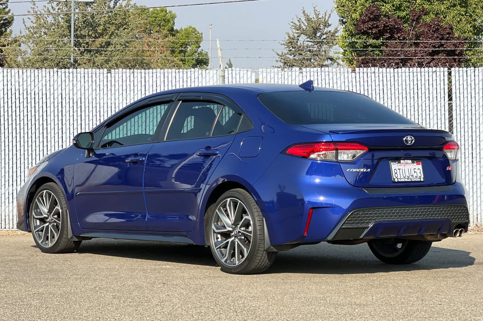Used 2021 Toyota Corolla SE w/ SE Premium Package FWD image 5