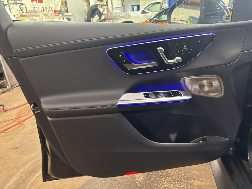 Used 2025 Mercedes-Benz GLC 350e image 10