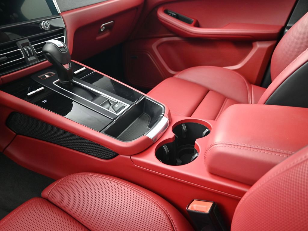 Certified 2023 Porsche Macan GTS image 22