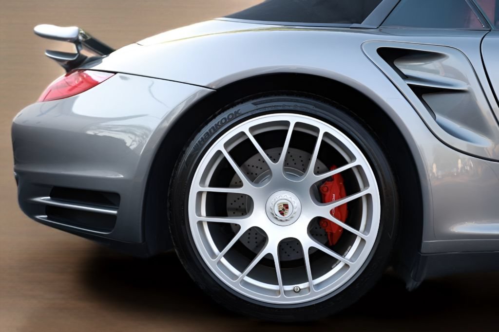Used 2010 Porsche 911 Turbo AWD/4WD image 23