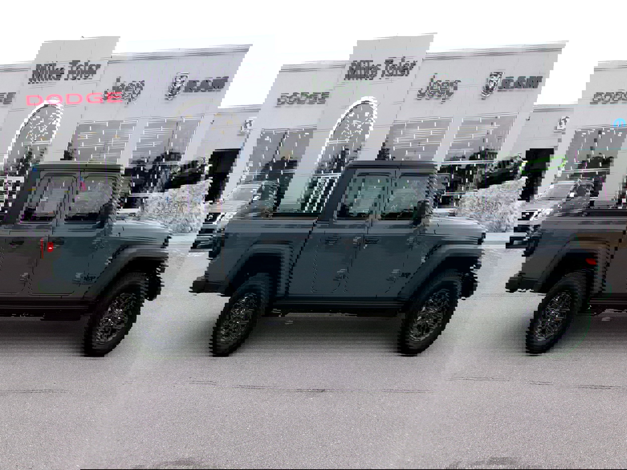 New 2026 Jeep Gladiator Sport image 5