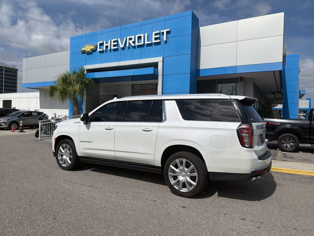 Used 2022 Chevrolet Suburban High Country AWD/4WD image 10