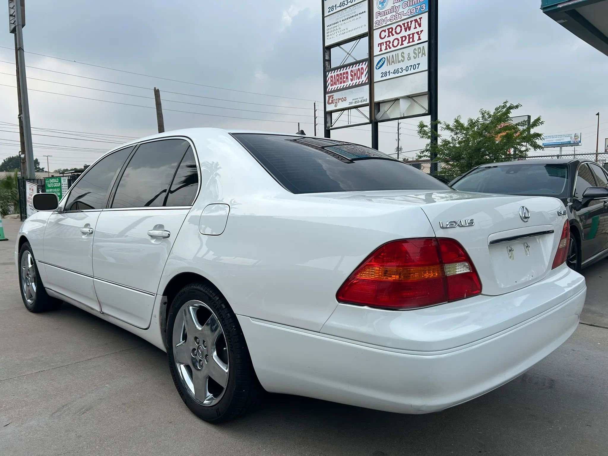 Used 2002 Lexus LS 430 RWD image 3