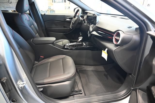 New 2026 Chevrolet Trax RS w/ Driver Confidence Package FWD image 10