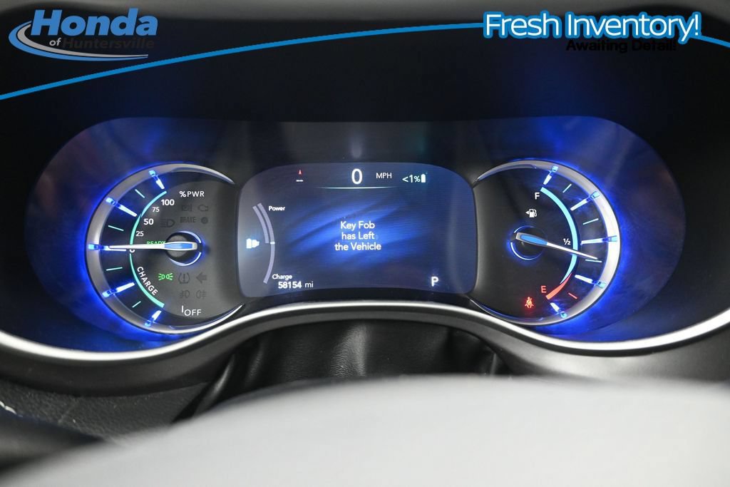 Used 2023 Chrysler Pacifica Touring-L FWD image 12
