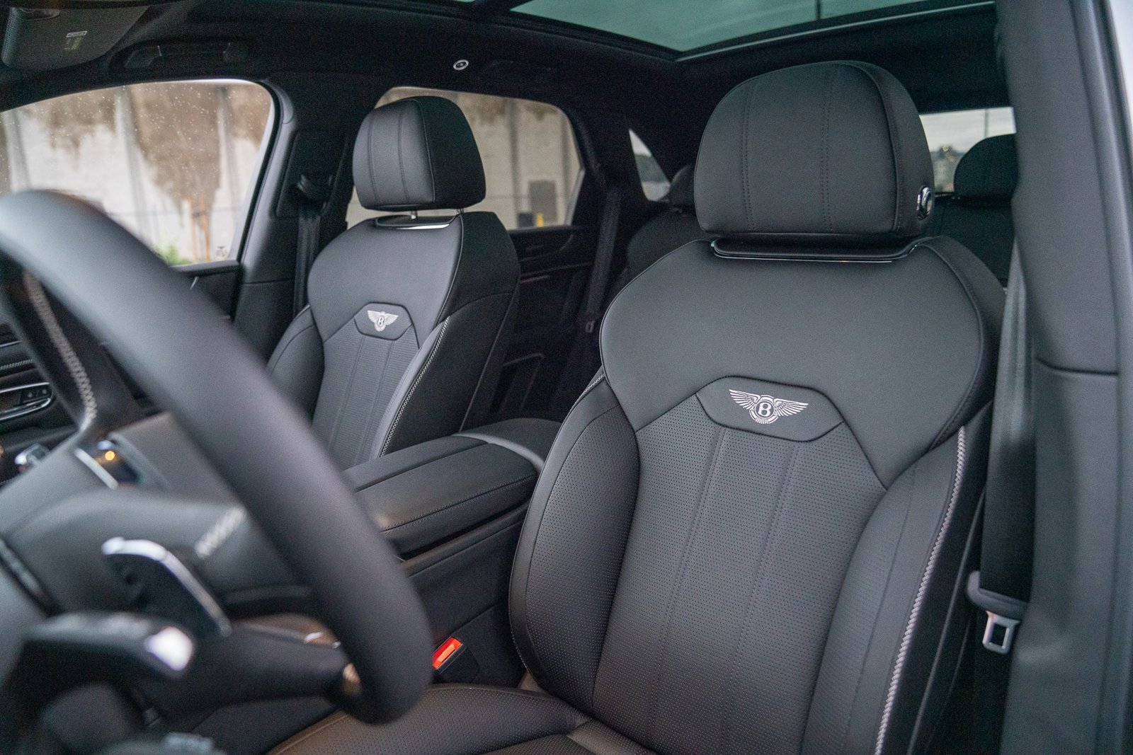 Used 2022 Bentley Bentayga image 5