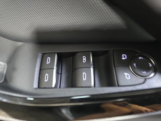 New 2027 Chevrolet Equinox RS w/ Convenience Package III AWD/4WD image 28