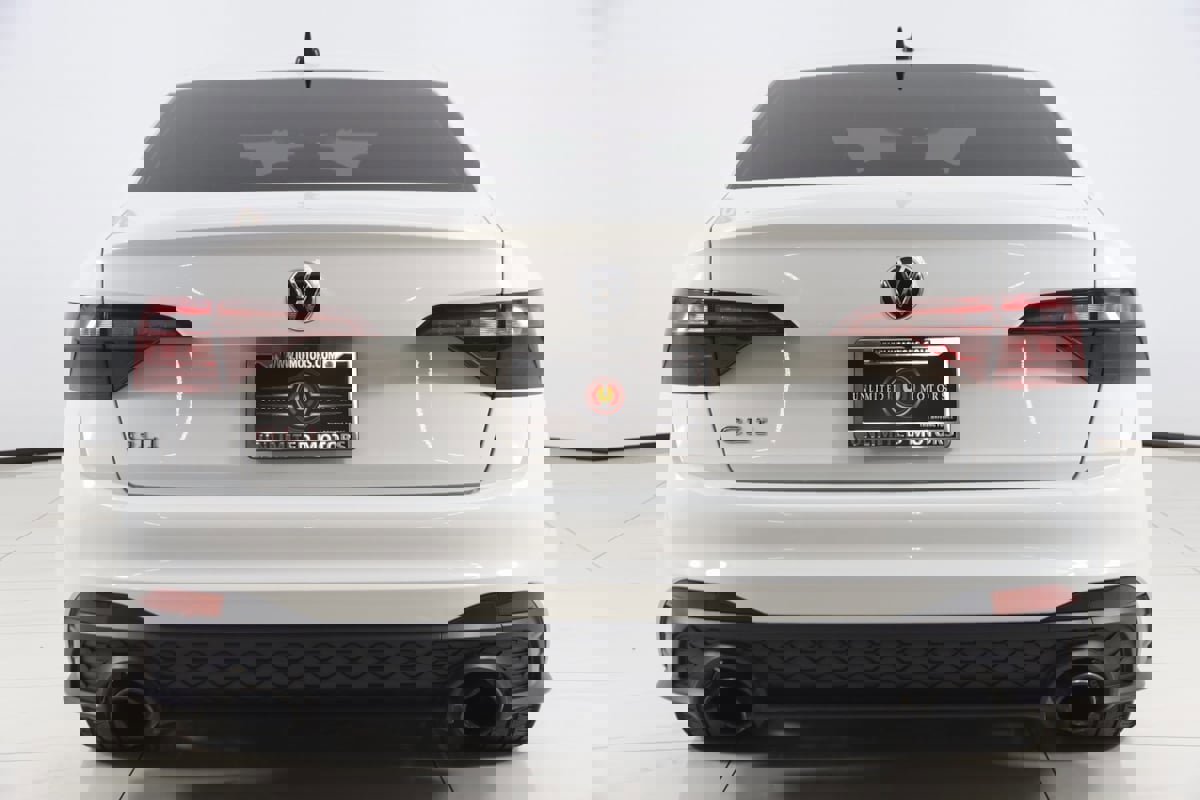 Used 2024 Volkswagen Jetta GLI Autobahn image 47